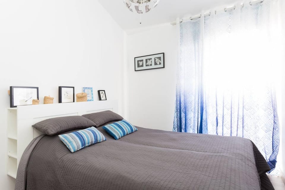 Bed, Decorative detail, Bedroom