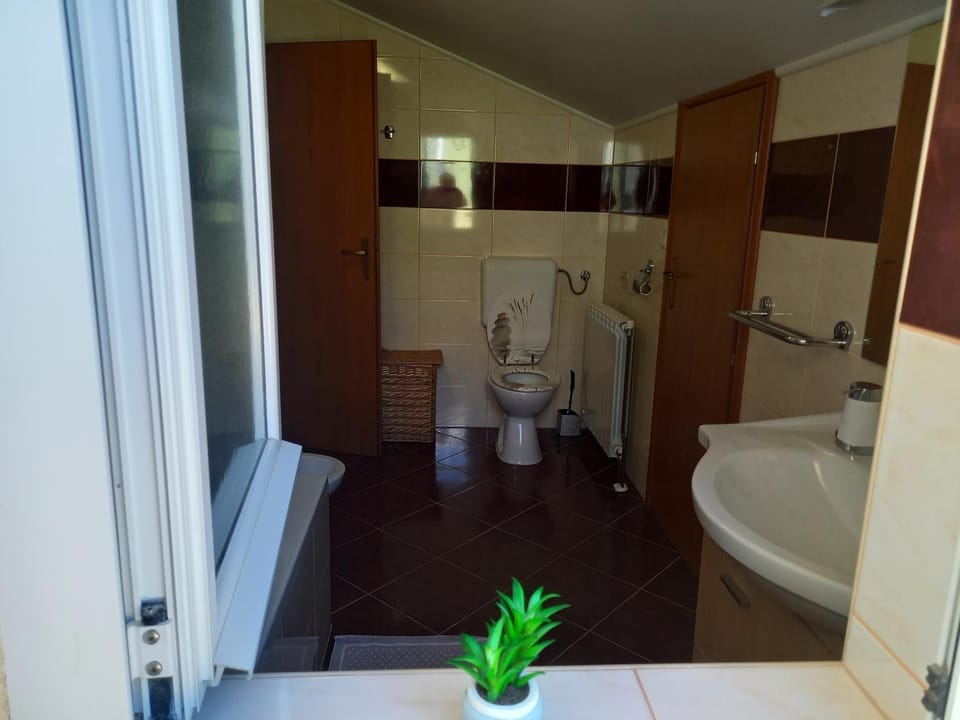 Bathroom, Bath