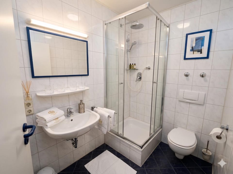 Hotel Garni Kreuzäcker Bed and Breakfast in Neu-Ulm