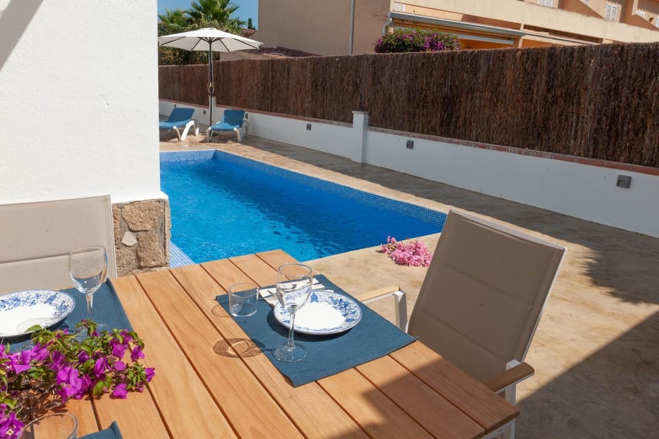 BBQ facilities, Balcony/Terrace, Pool view, Swimming pool, Swimming pool