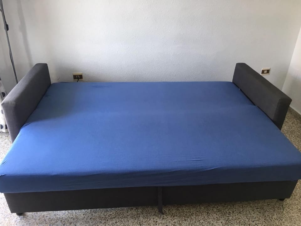 Bed, Living room