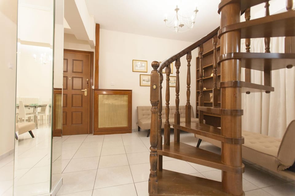 Acropolis view and 360 degrees Apartment in Athens