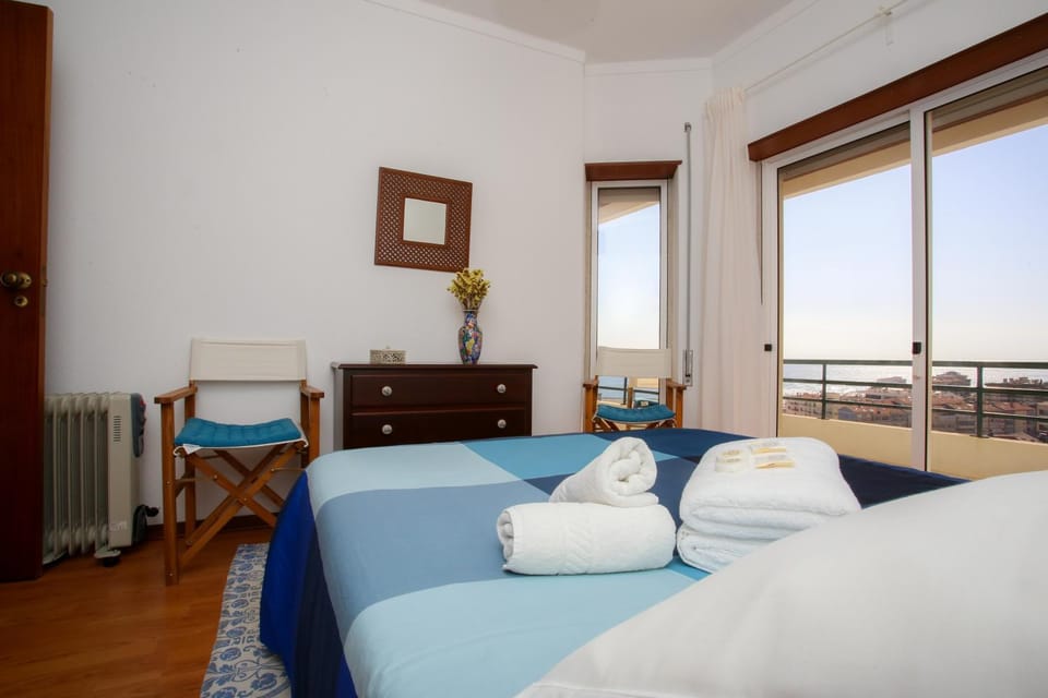 Bed, Bedroom, Sea view