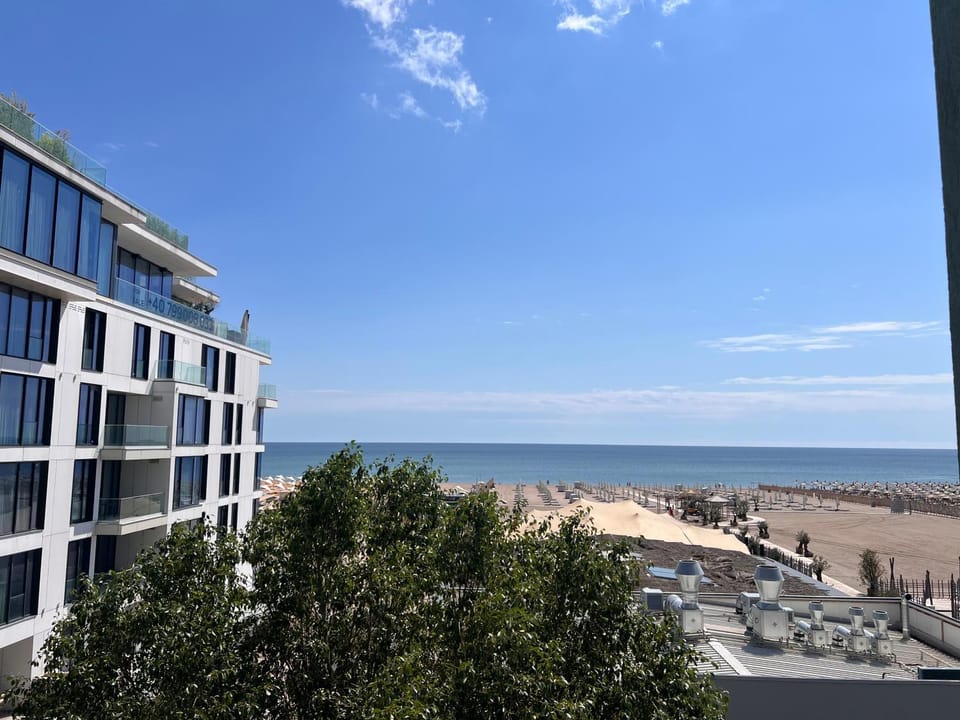 Studio Crazy Beach Summerland Apartment in Constanta