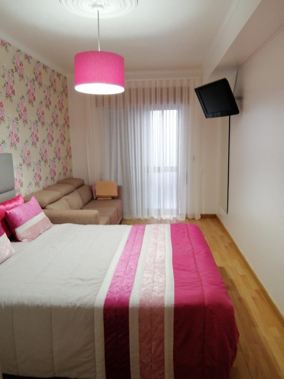 Quartos Lazarino Bed and Breakfast in Nazaré