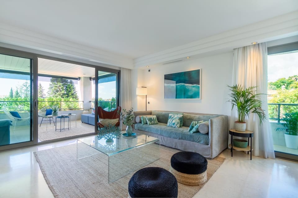 Garden, TV and multimedia, View (from property/room), Balcony/Terrace, Living room, Seating area, Garden view, Inner courtyard view