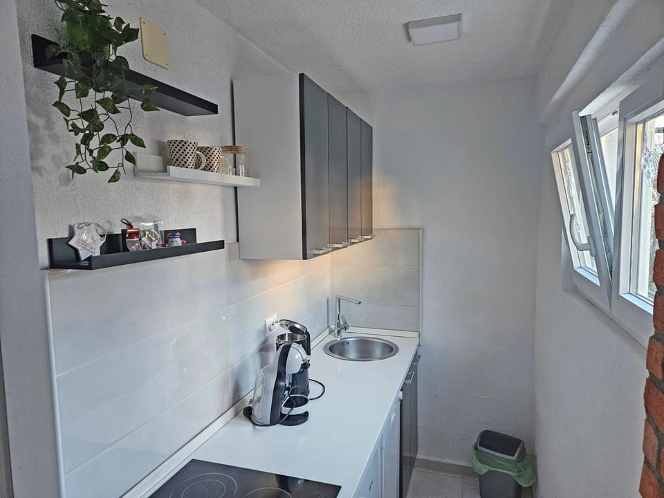 Coffee/tea facilities, Kitchen or kitchenette