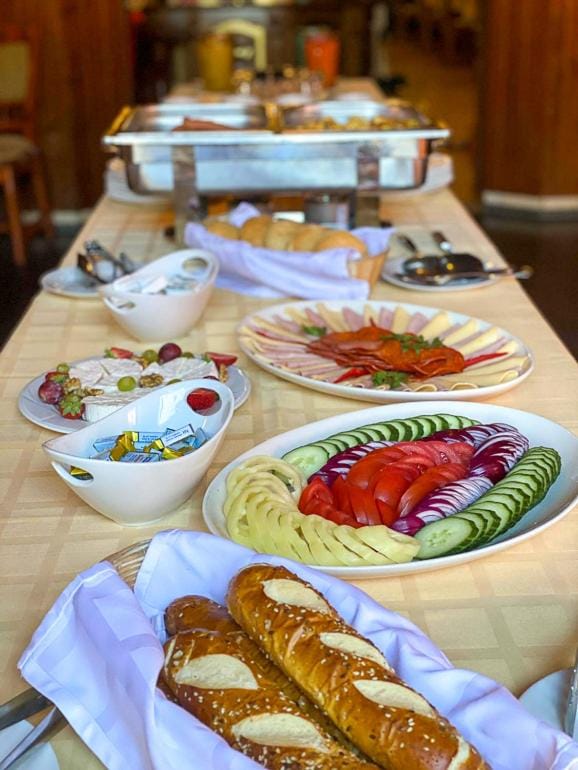 Breakfast, Buffet breakfast
