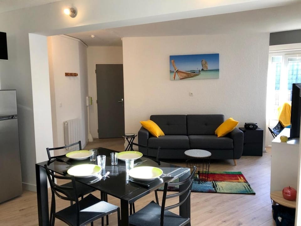 Maisonnette cosy avec terrasse et parking - Bord de mer Apartment in Guidel