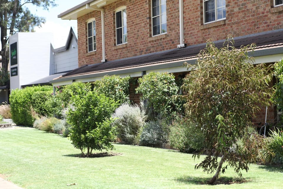 Facade/entrance, Garden