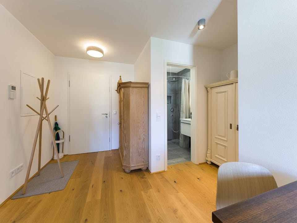 Bathroom, Seating area, Dining area