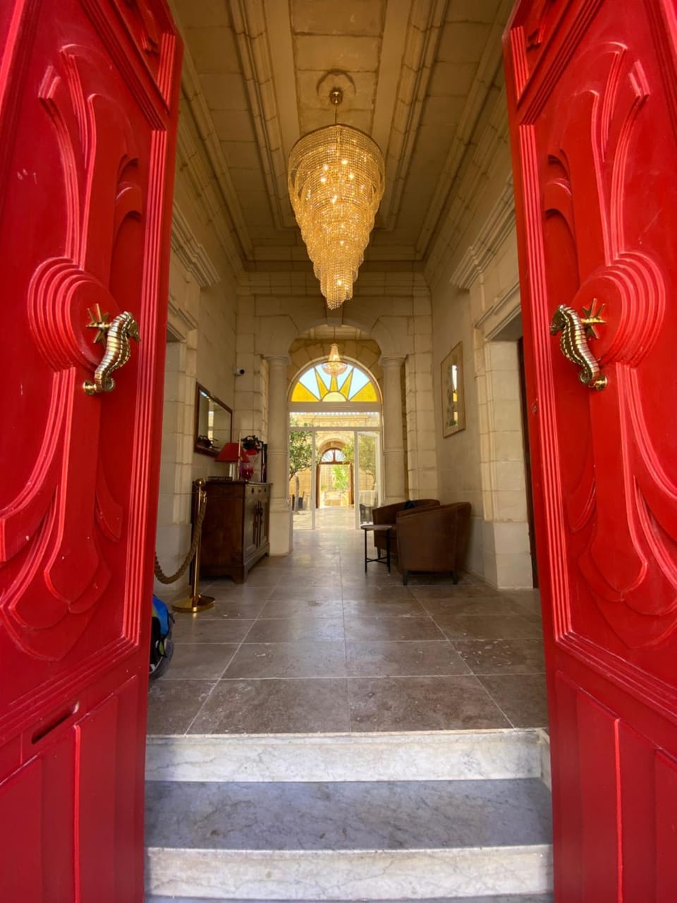 Facade/entrance