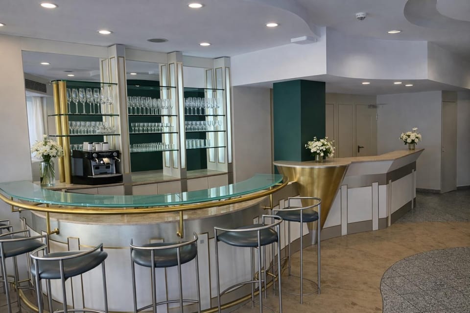 Lounge or bar