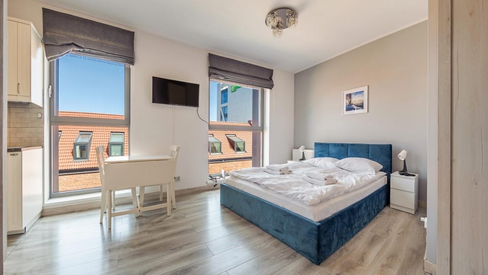 Bed, TV and multimedia, Photo of the whole room, Dining area