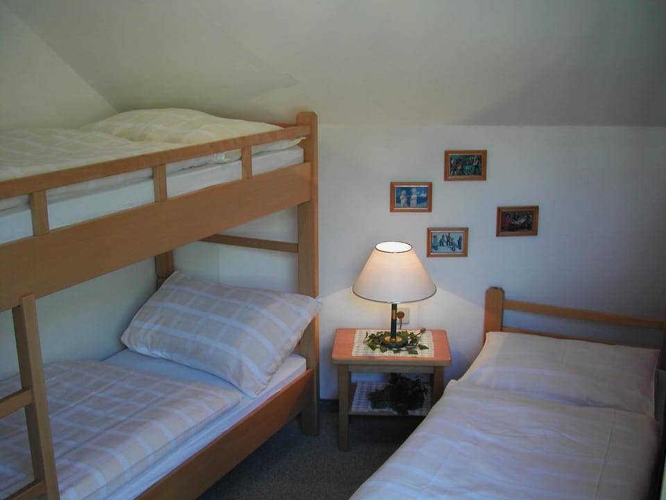 Bed, bunk bed