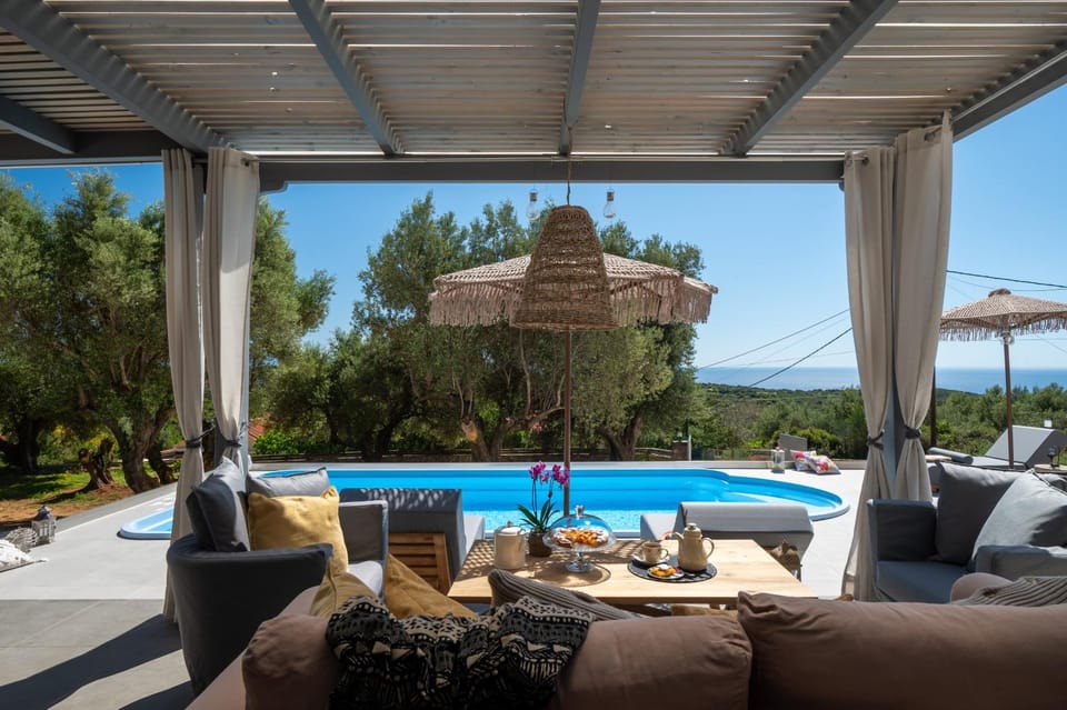 Day, Natural landscape, View (from property/room), Balcony/Terrace, Living room, Seating area, Pool view, Sea view, Swimming pool, sunbed