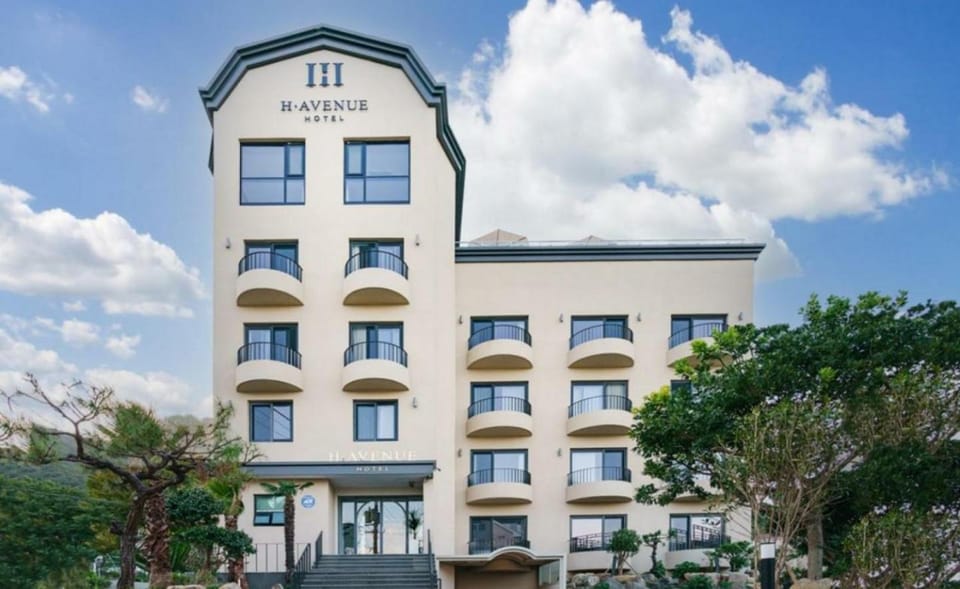 Geoje Mongdol Beach H Avenue Hotel Hotel in South Korea