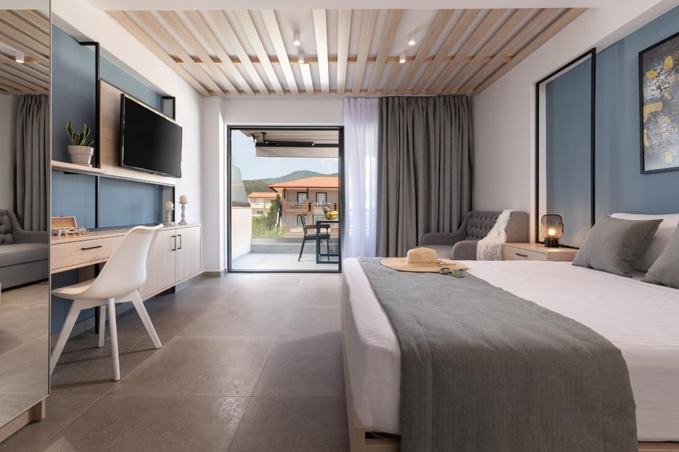 Sky Luxury Suites Apartment hotel in Halkidiki