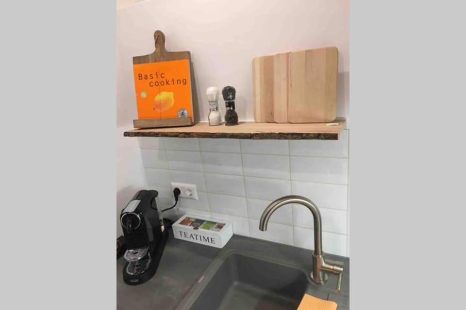 Coffee/tea facilities, Kitchen or kitchenette