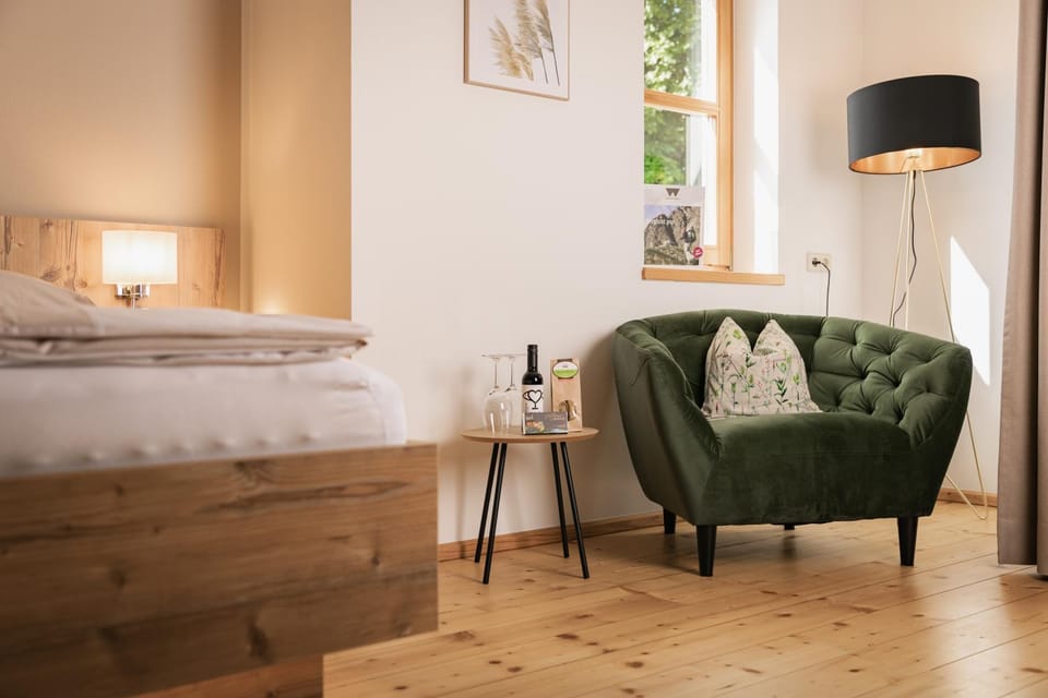 Living room, Photo of the whole room, Bedroom
