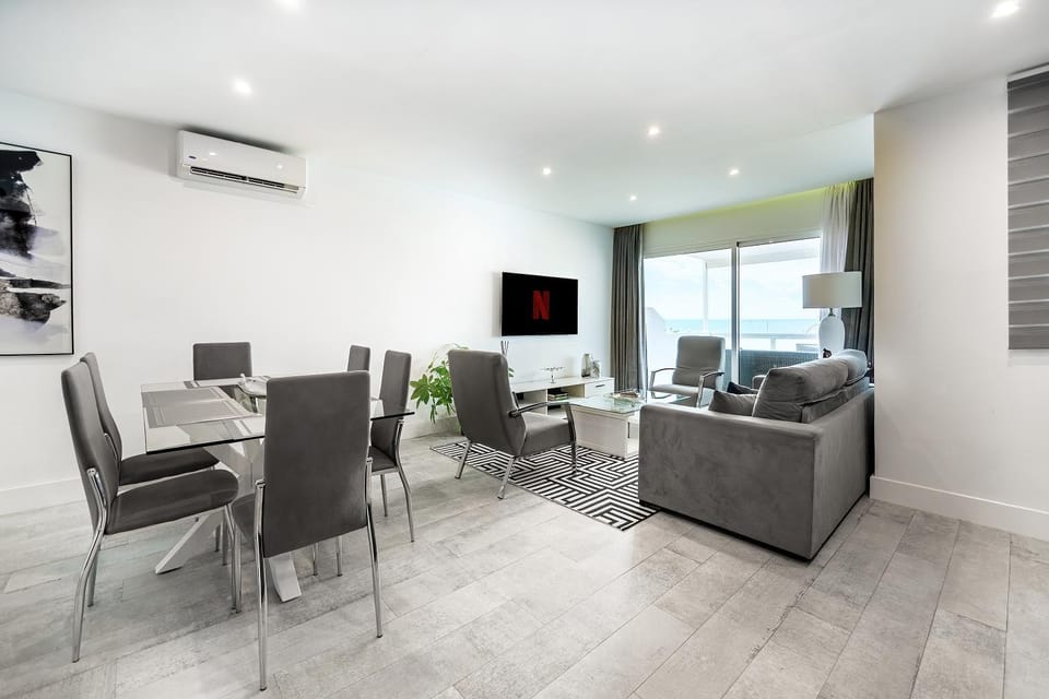 TV and multimedia, Living room, Dining area, air conditioner