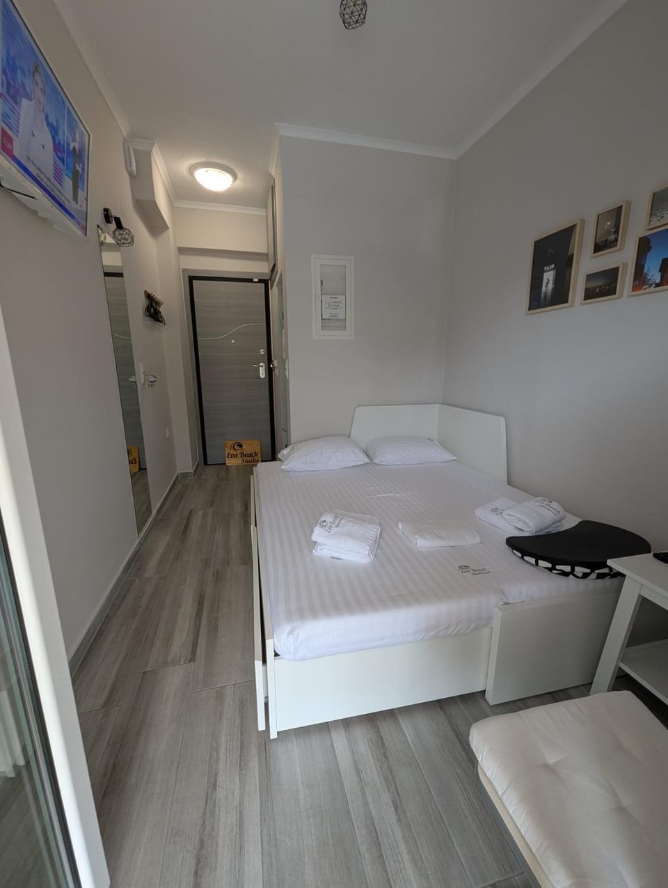 Bed, TV and multimedia