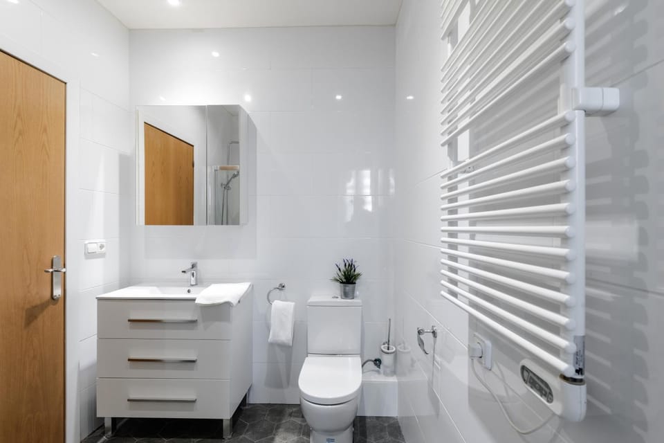 Toilet, Property building, Bathroom