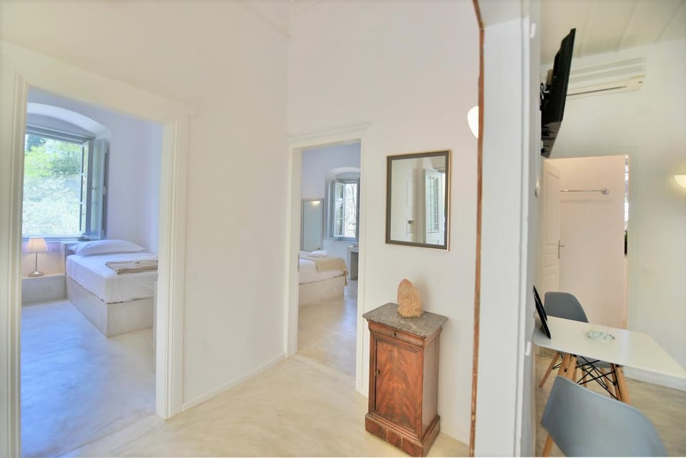 Kitchen or kitchenette, Living room, Seating area, Bedroom