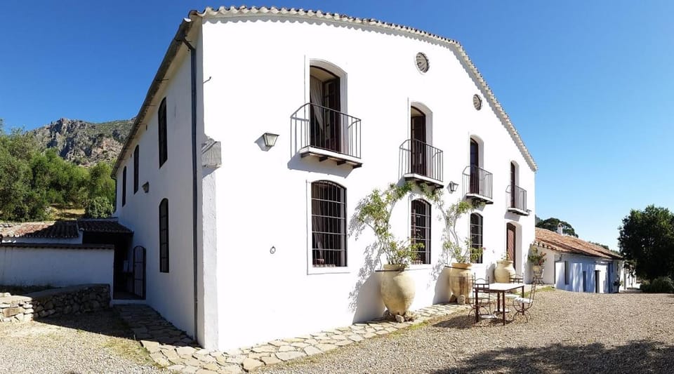 Property building, Facade/entrance, Activities, Decorative detail, Hiking, Garden view, Mountain view, Sports