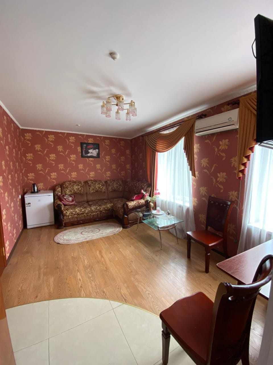 Living room, Photo of the whole room, Seating area
