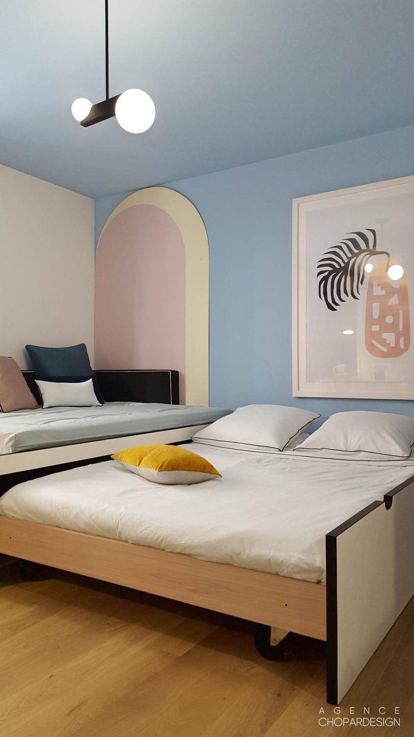 Bed, Living room