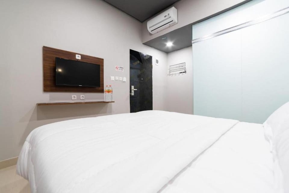 Bed, TV and multimedia, Photo of the whole room, Bedroom, air conditioner