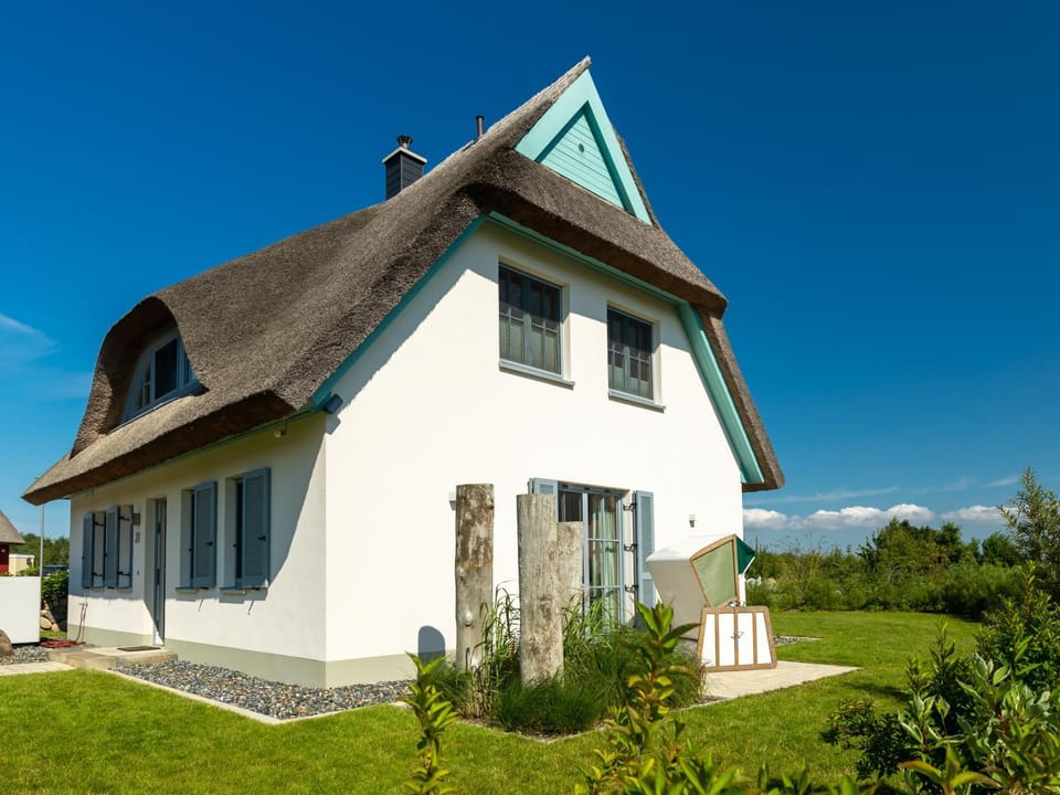 Property building, Garden, Balcony/Terrace