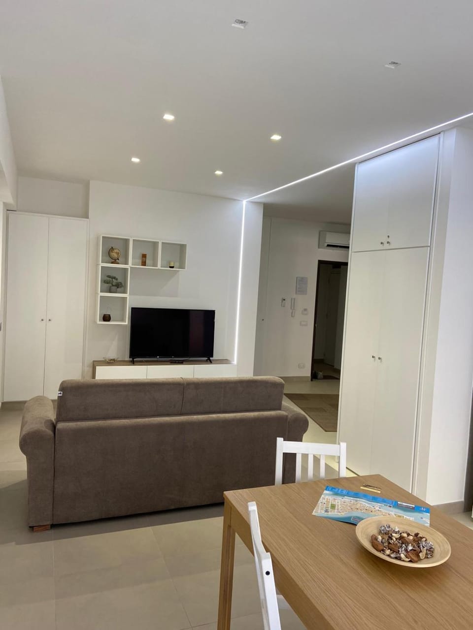 TV and multimedia, Dining area