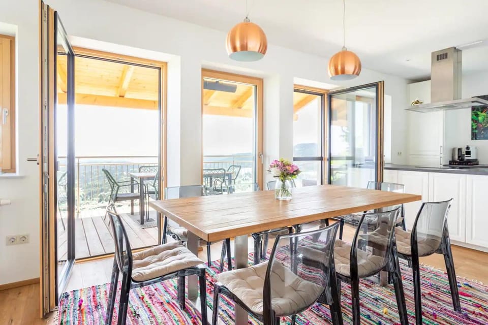 Balcony/Terrace, Seating area, Dining area, pet friendly, kitchen