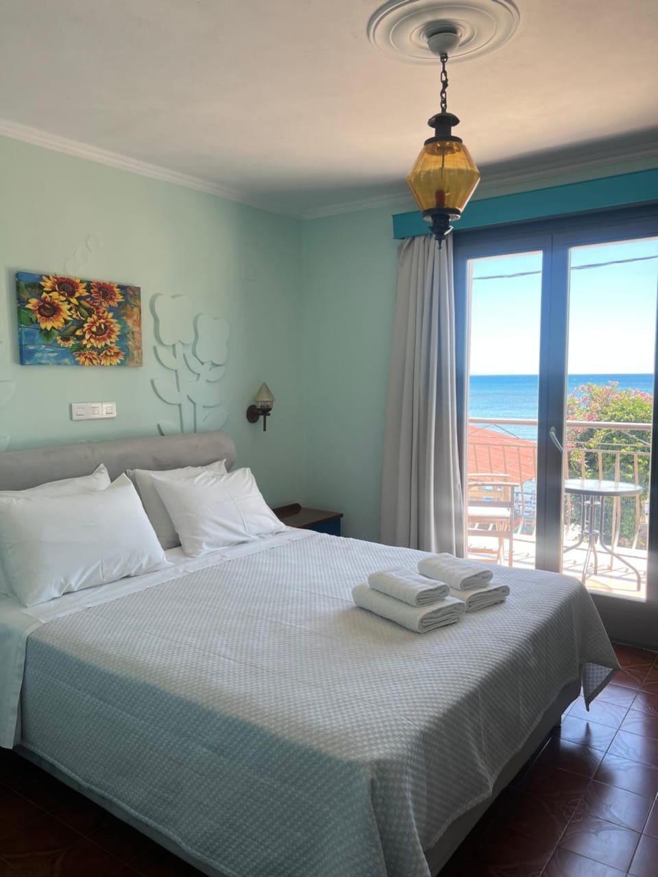 Bed, Photo of the whole room, Bedroom, Sea view, towels