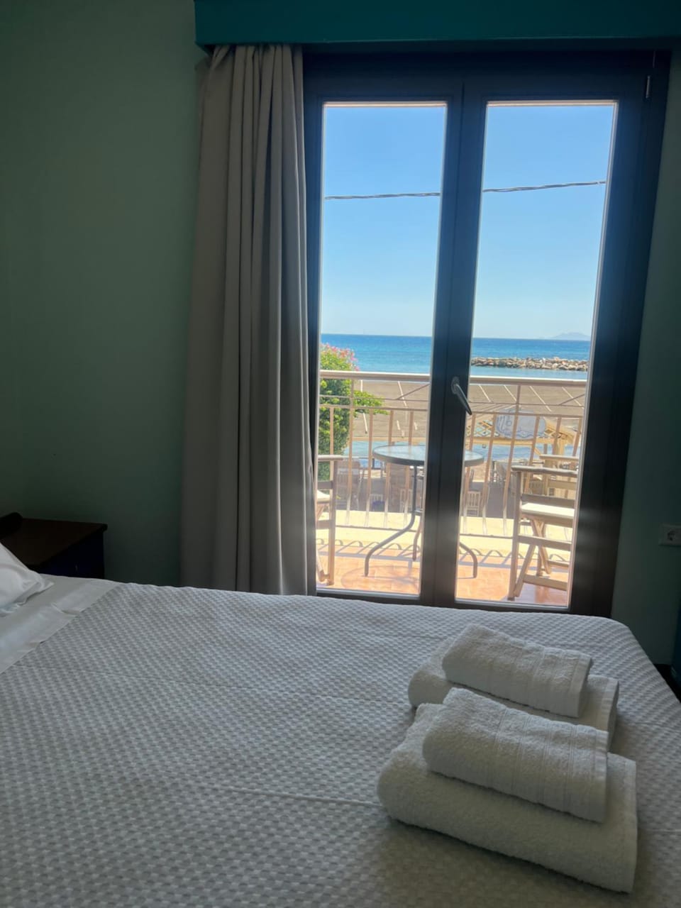 Bed, Natural landscape, Bedroom, Sea view, towels