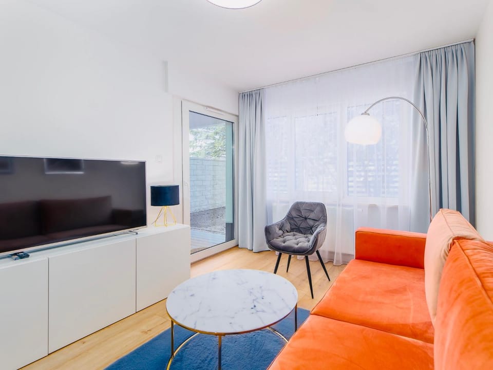 Communal lounge/ TV room, TV and multimedia, Living room, Seating area
