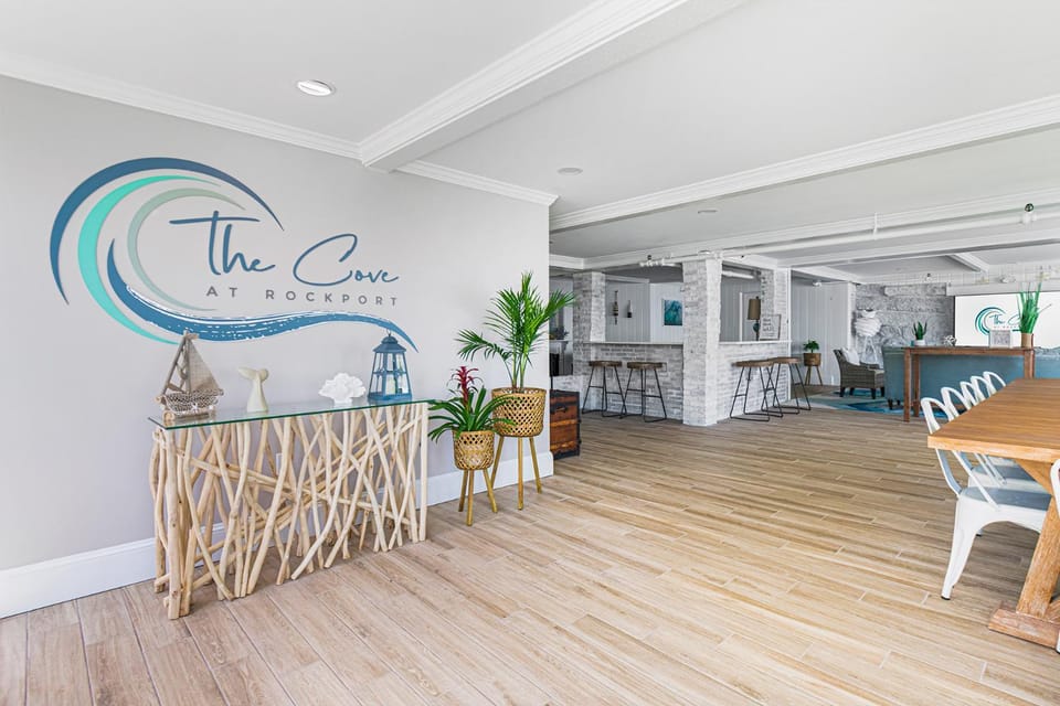Communal lounge/ TV room, Property logo or sign, Seating area