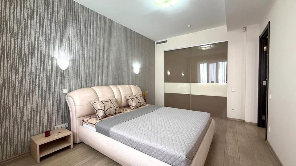 Bed, TV and multimedia, Photo of the whole room, Bedroom, wardrobe