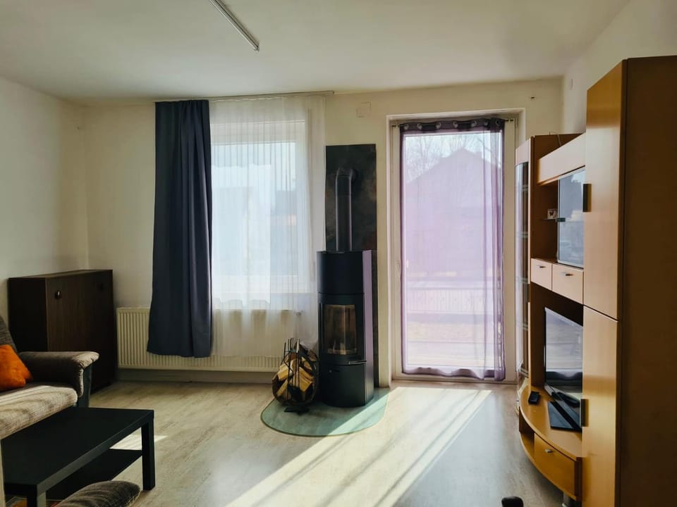 Communal lounge/ TV room, Living room, Seating area