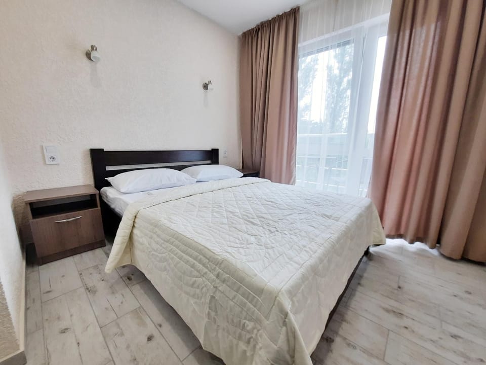 Bed, Photo of the whole room