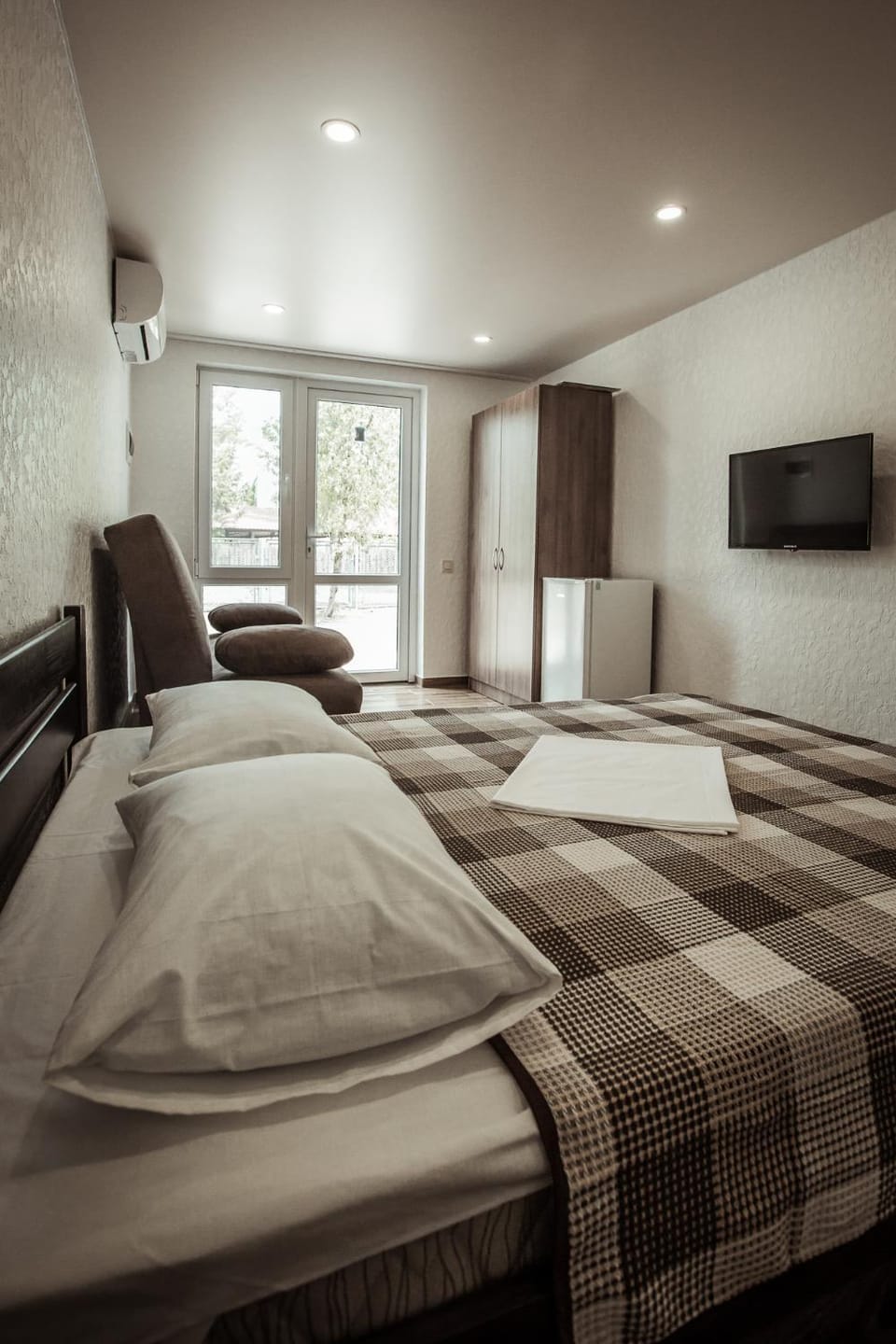Bed, Photo of the whole room