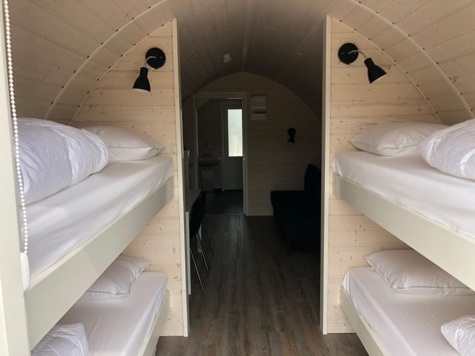 Bedroom, bunk bed