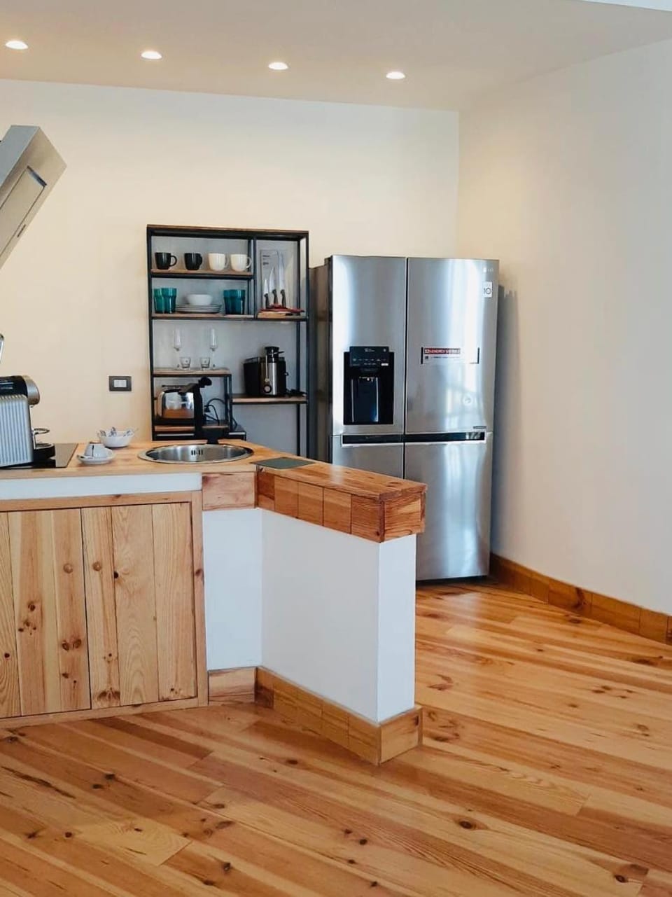Coffee/tea facilities, Kitchen or kitchenette, Communal kitchen, Shopping Area, minibar, oven, stove, toaster, kitchen