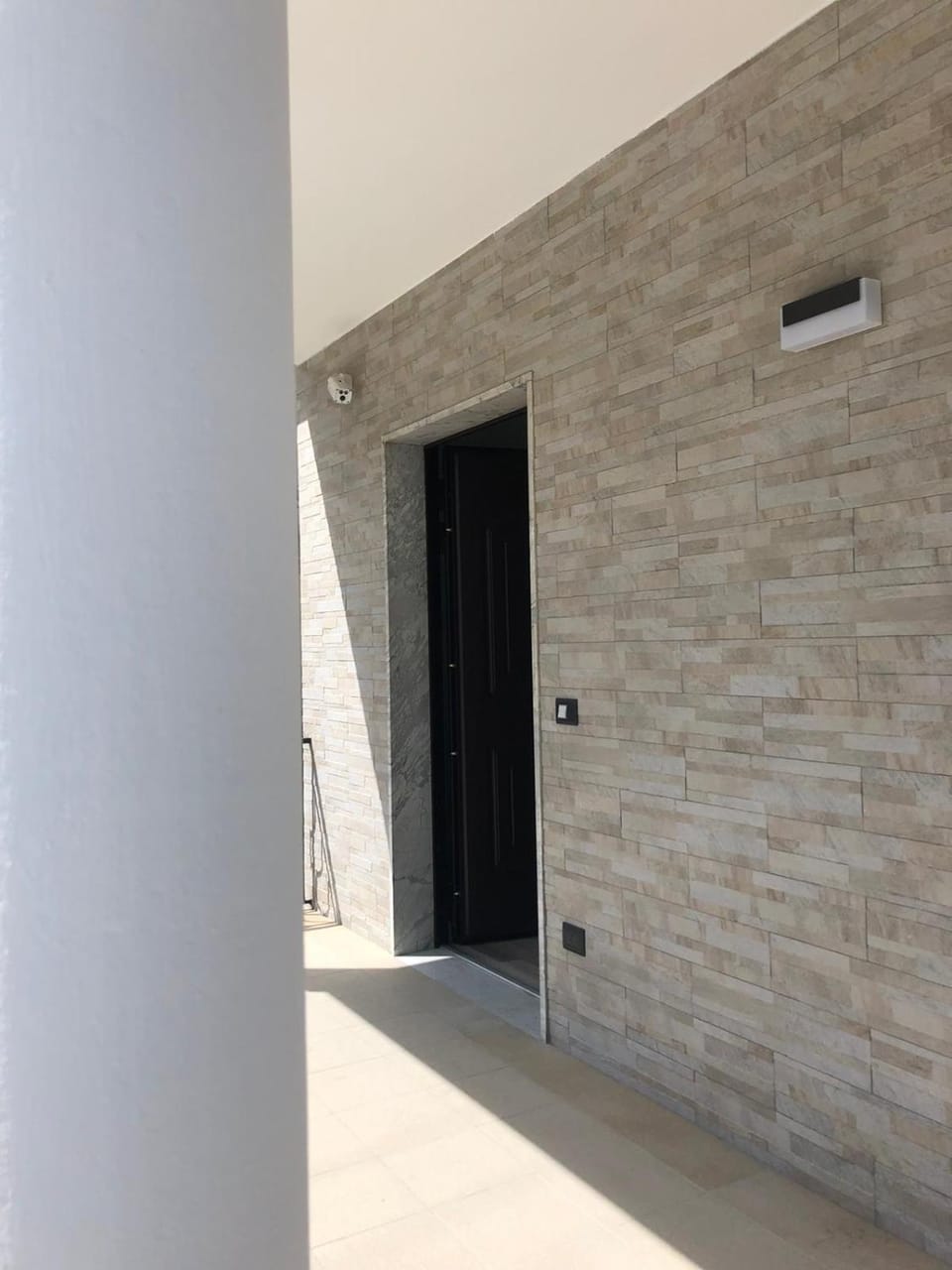 Facade/entrance