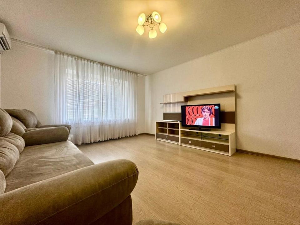 ApartPoltava Стильні білосніжні апартаменти, 2-ОКРЕМІ кімнати , документи для відрядження , банківський чек Apartment in Ukraine