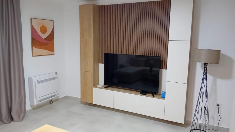 Square Point Apartments Apartment in Dobrota