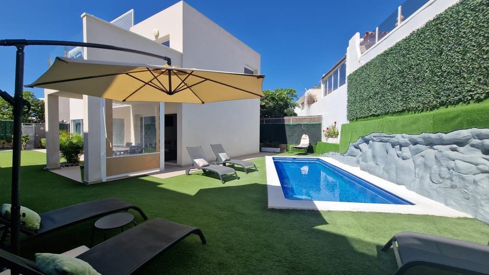 Villa Paraiso-Luxury Villa with Heated Pool Villa in Canary Islands