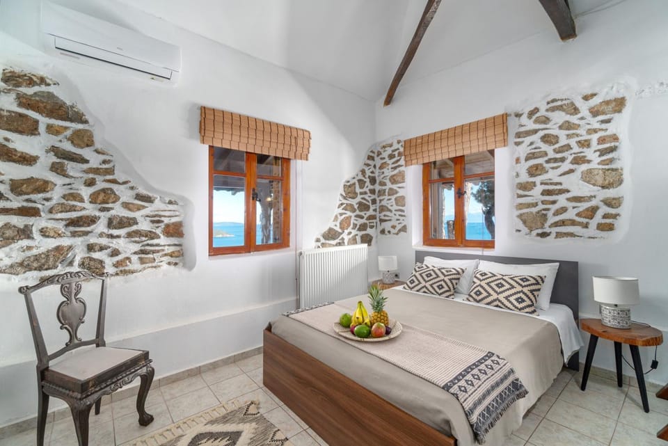 Decorative detail, Bedroom, Sea view